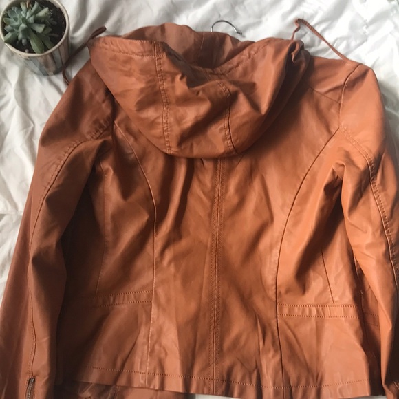 LIRA jacket from Pacsun - Picture 2 of 5